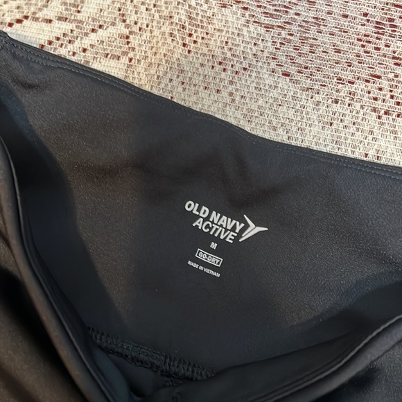 Old Navy Active High Rise Legging - Picture 3 of 9